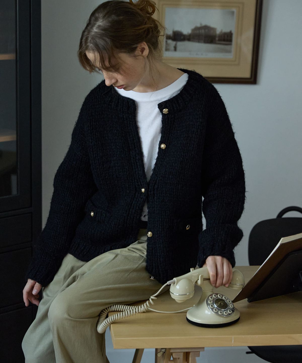 오픈도어스튜디오(OPENDOORSTUDIO) Gold Button Boucle Cardigan Black