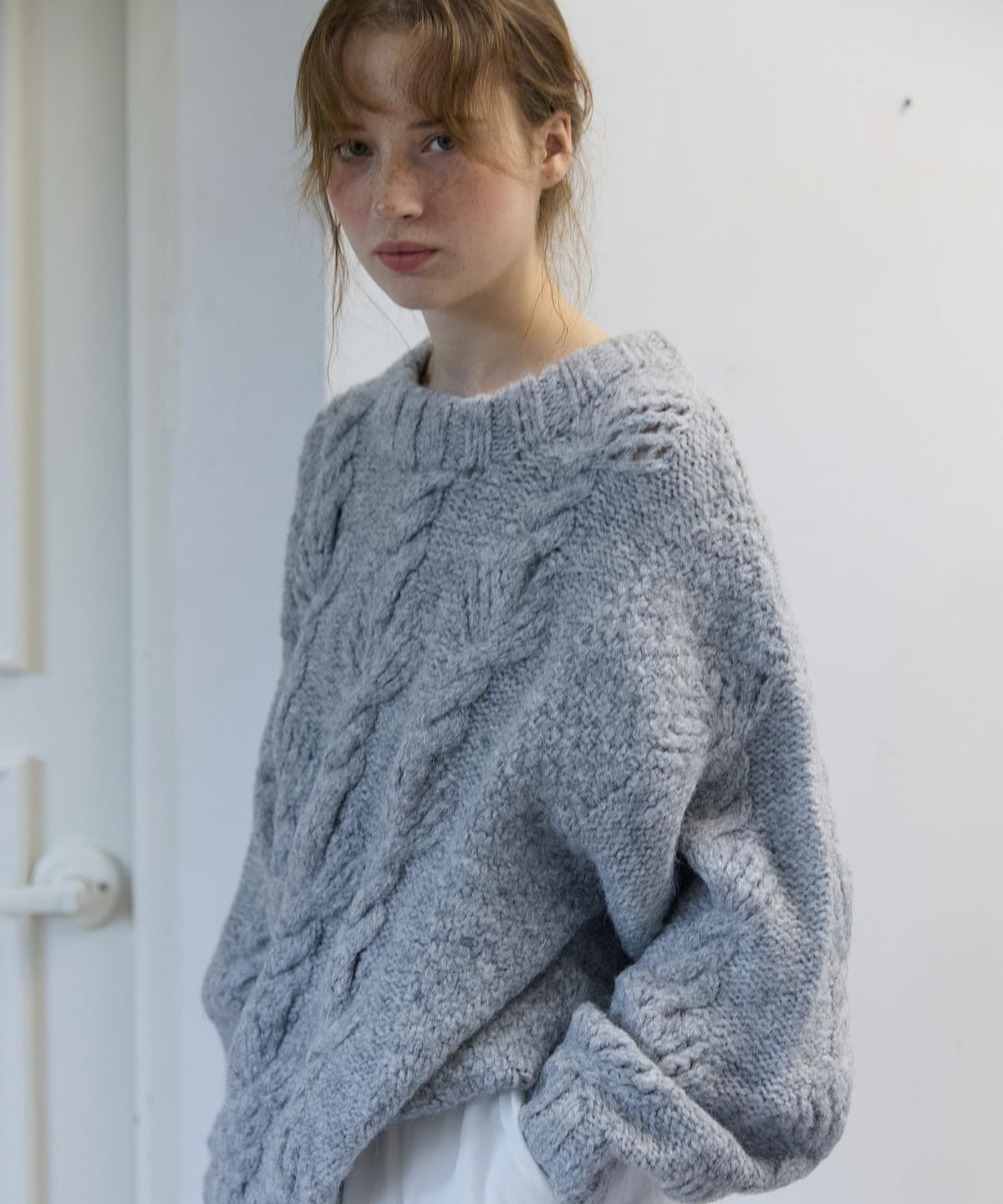 오픈도어스튜디오(OPENDOORSTUDIO) Braided Cable Knit Gray