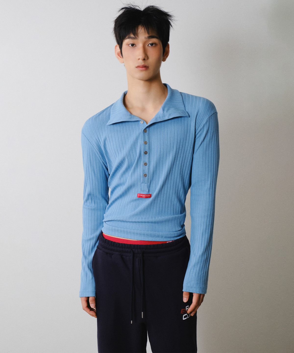 레코딩하우스(RECORDINGHOUSE) REC BUTTON TURTLE-NECK [SKY BLUE]