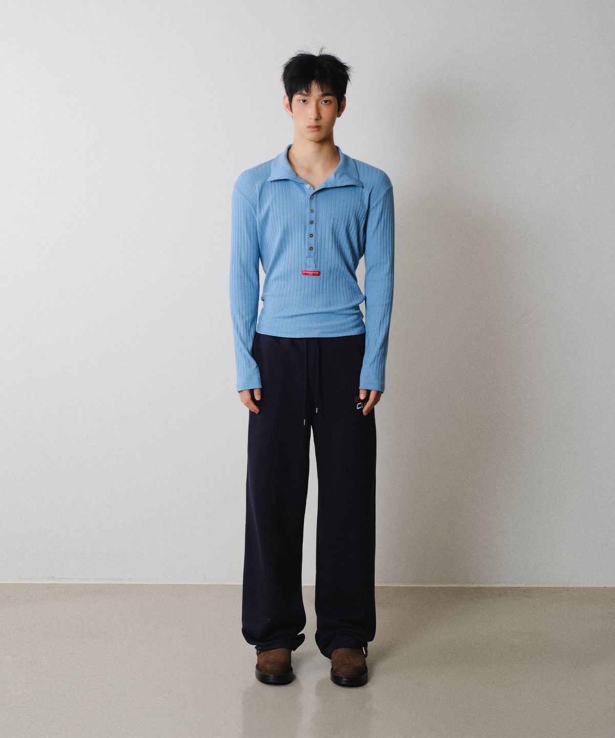레코딩하우스(RECORDINGHOUSE) REC BUTTON TURTLE-NECK [SKY BLUE]