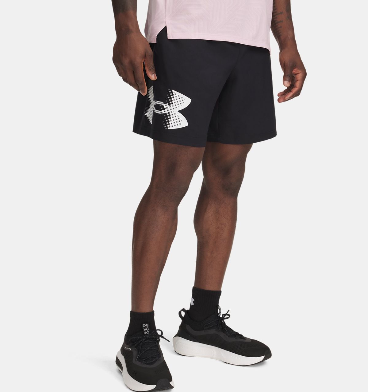 언더아머(UNDERARMOUR) 남성 UA Tech 우븐 그래픽 쇼츠1390046-001