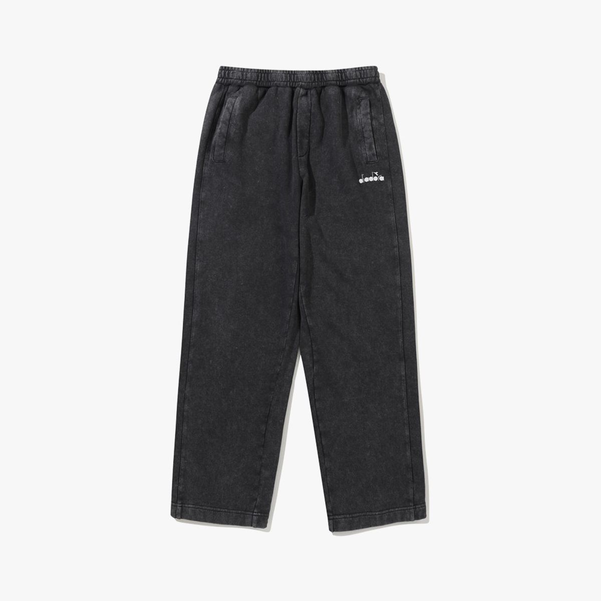 디아도라(diadora) 피그먼트 워싱 스웻팬츠 BLACK