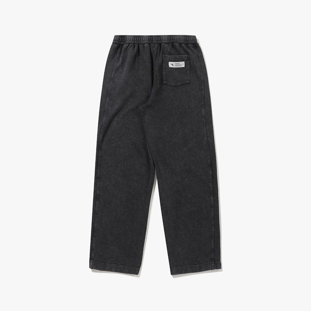 디아도라(diadora) 피그먼트 워싱 스웻팬츠 BLACK