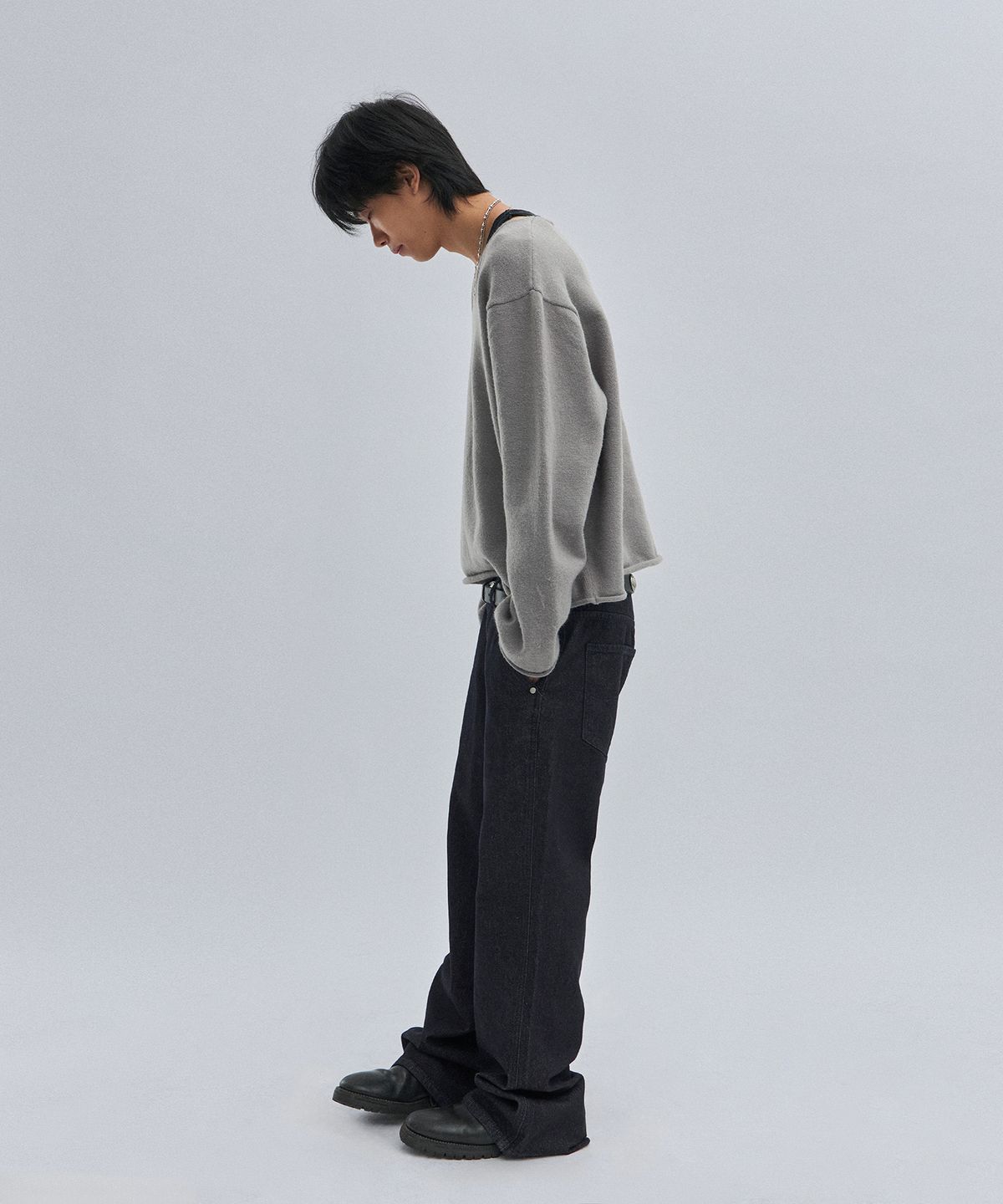 스웨이드(SUADE) V NECK ROLLED KNIT [GRAY]