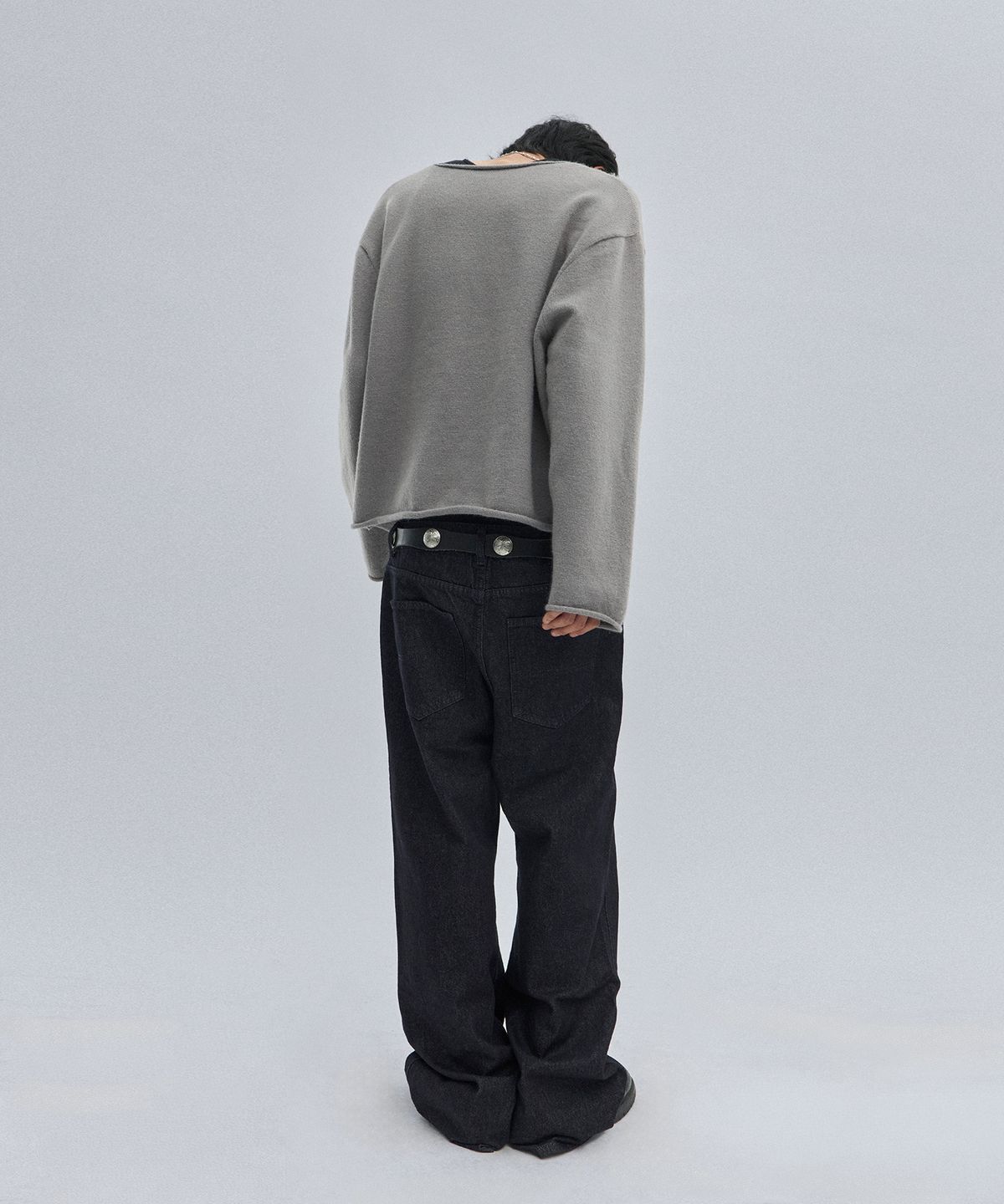 스웨이드(SUADE) V NECK ROLLED KNIT [GRAY]