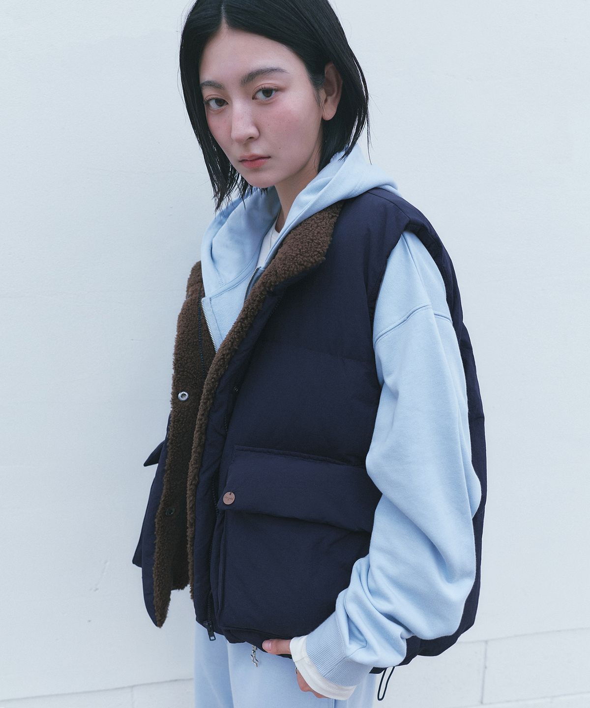 몽돌(MONGDOL) 덕 다운 오버핏 패딩 베스트 네이비 MDJP026NAVY