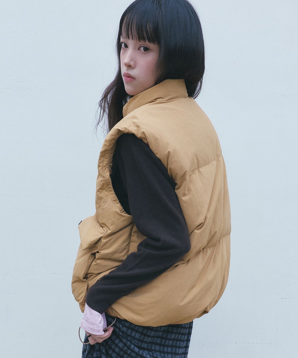 몽돌(MONGDOL) 덕 다운 오버핏 패딩 베스트 머스타드 MDJP026MUSTARD