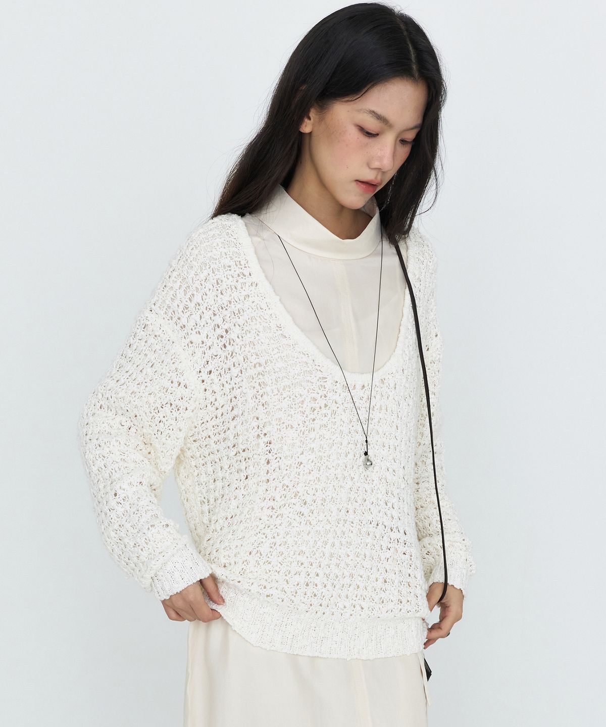 몽돌(MONGDOL) U넥 오버핏 니트 탑 아이보리 MDKT131IVORY