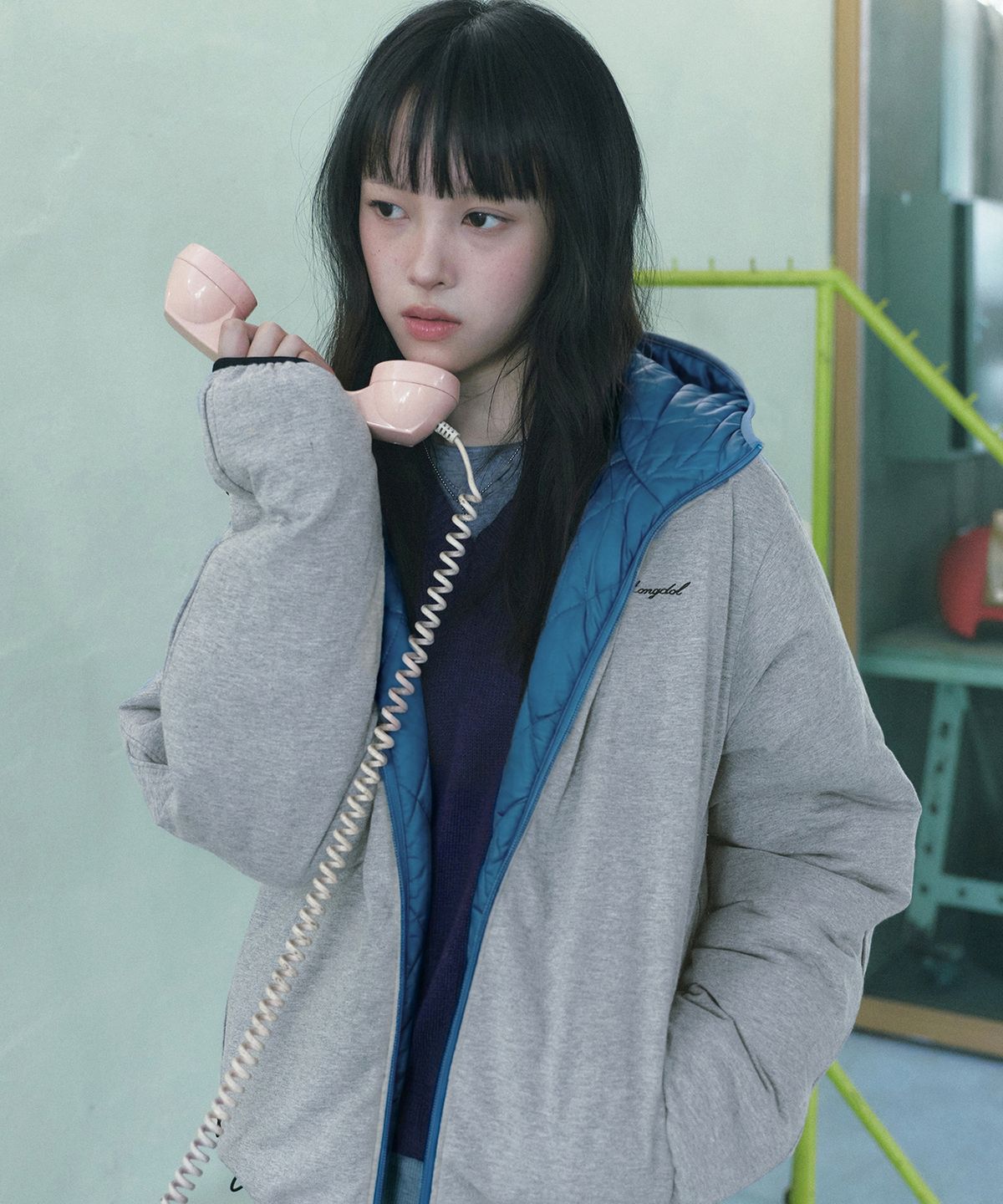 몽돌(MONGDOL) 리버시블 덕 다운 다이아 퀼팅 경량 패딩 블루 MDJP028BLUE