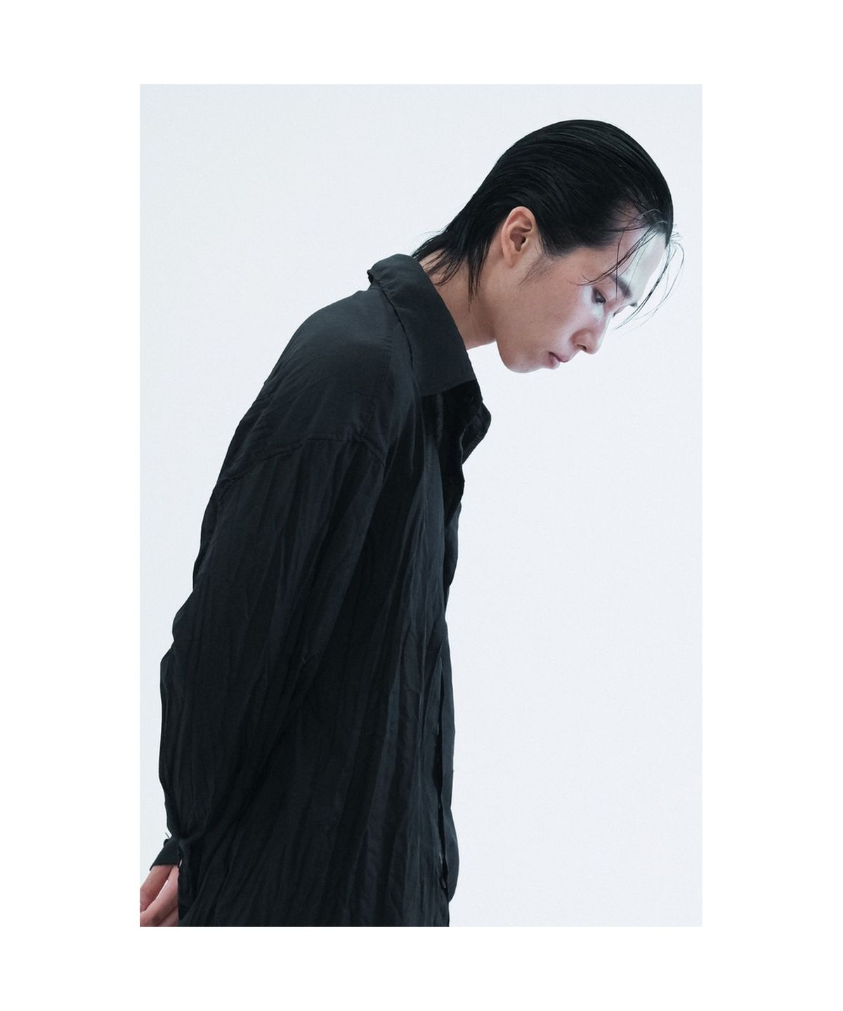룬케이브(LUNECAVE) Black Oversized Wrinkle Shirt