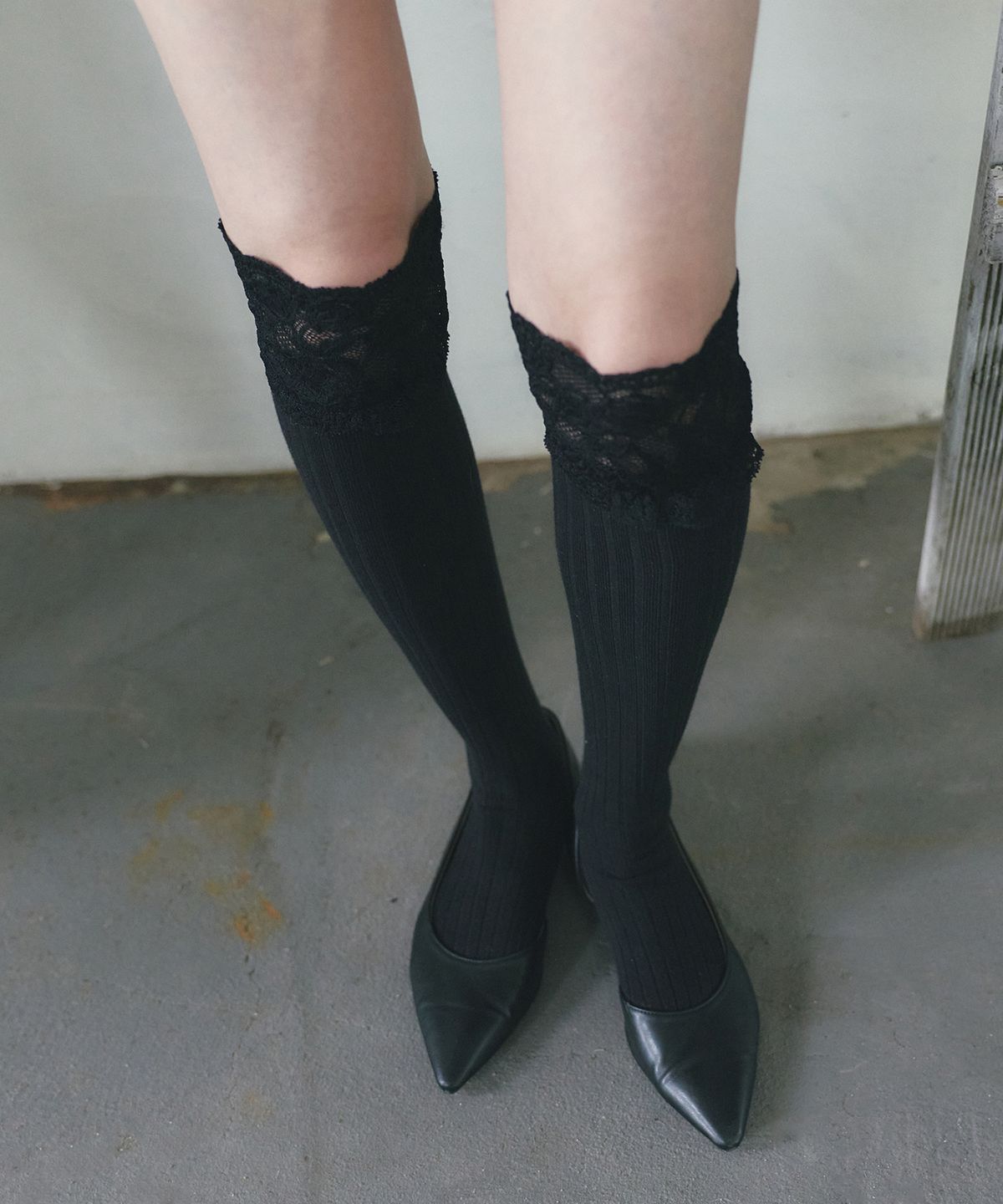 몽돌(MONGDOL) 레이스 레이어드 니삭스 블랙 MDAC062BLACK