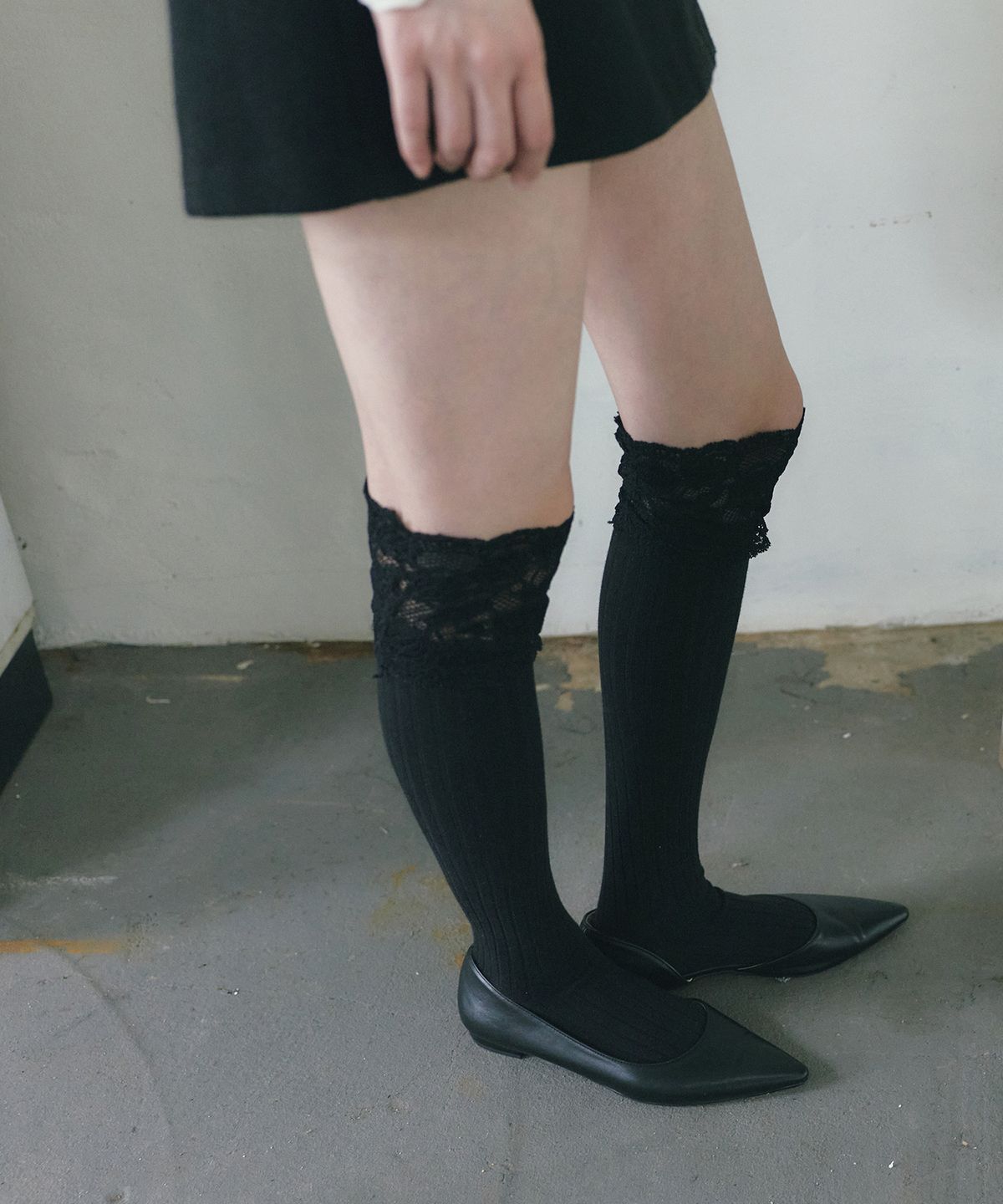 몽돌(MONGDOL) 레이스 레이어드 니삭스 블랙 MDAC062BLACK