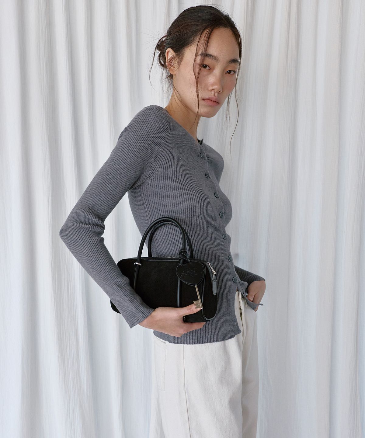 몽돌(MONGDOL) [백 참 SET] 리얼 소가죽 스웨이드 미니백 블랙 MDBG015BLACK