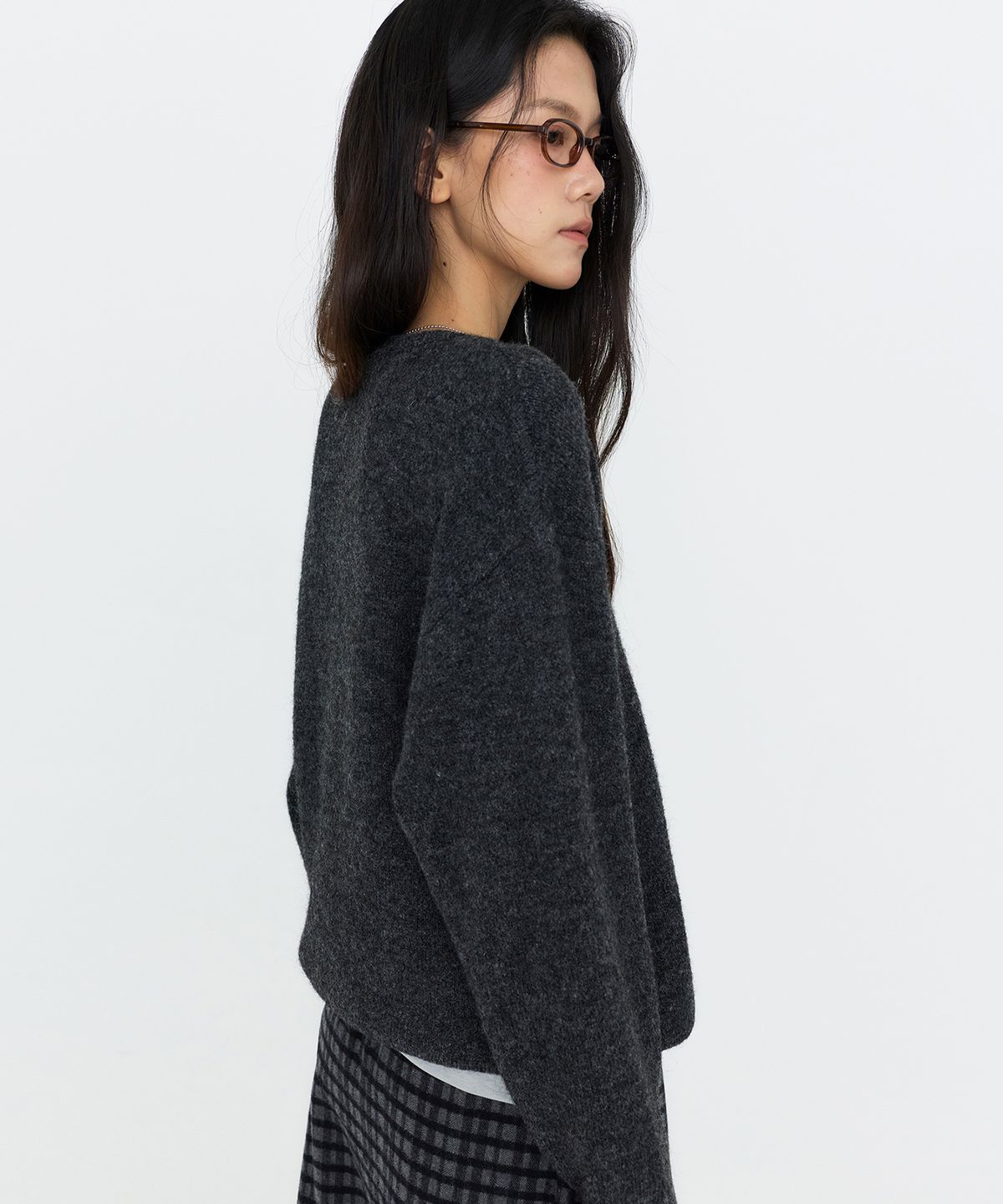 몽돌(MONGDOL) 헨리넥 오버핏 니트 탑 차콜 MDKT132CHARCOAL