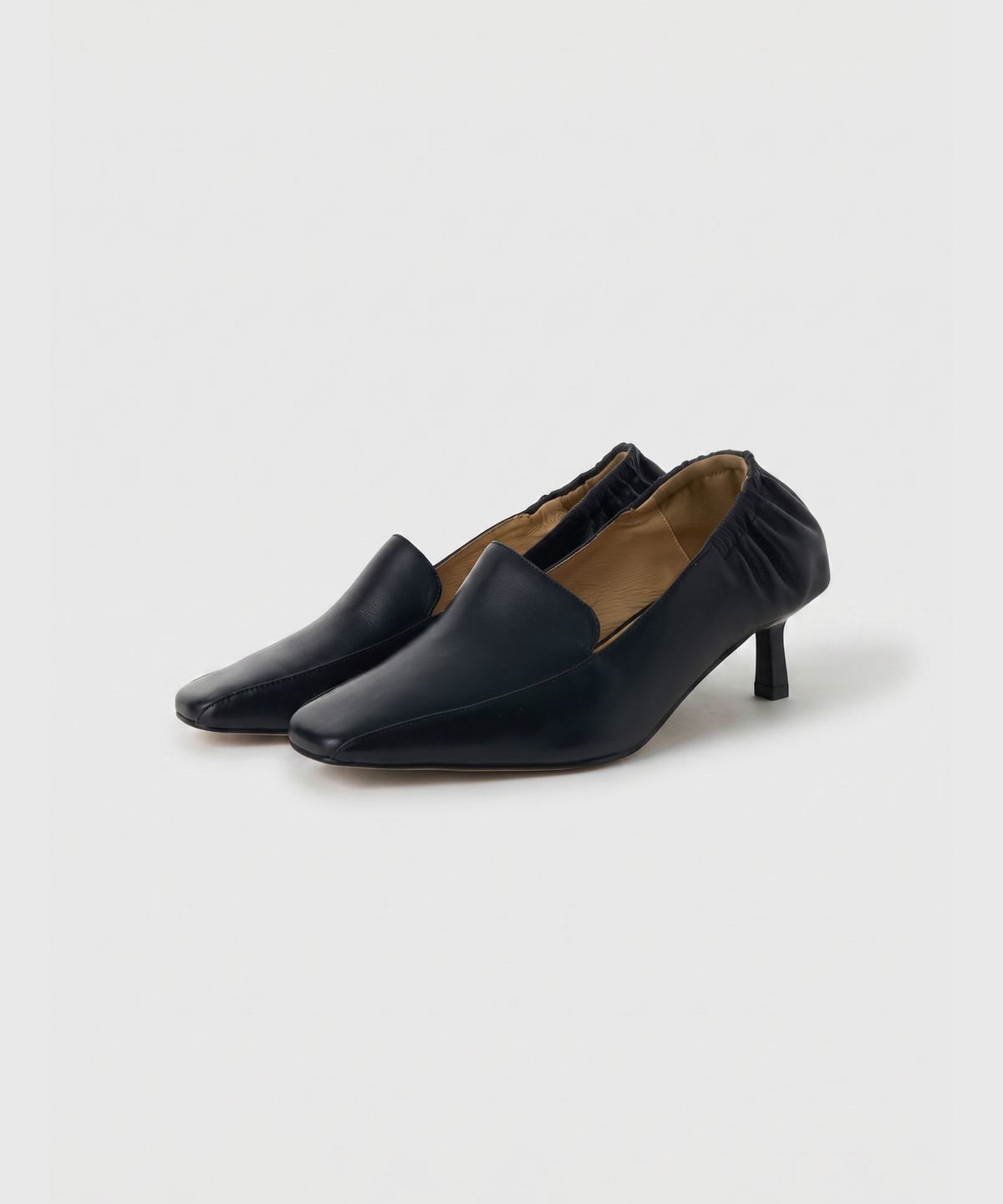 룩캐스트(LOOKAST) 레더 스퀘어 토 백밴드 펌프스_블랙 / LEATHER SQUARE-TOE BACK-BAND PUMPS_BLACK