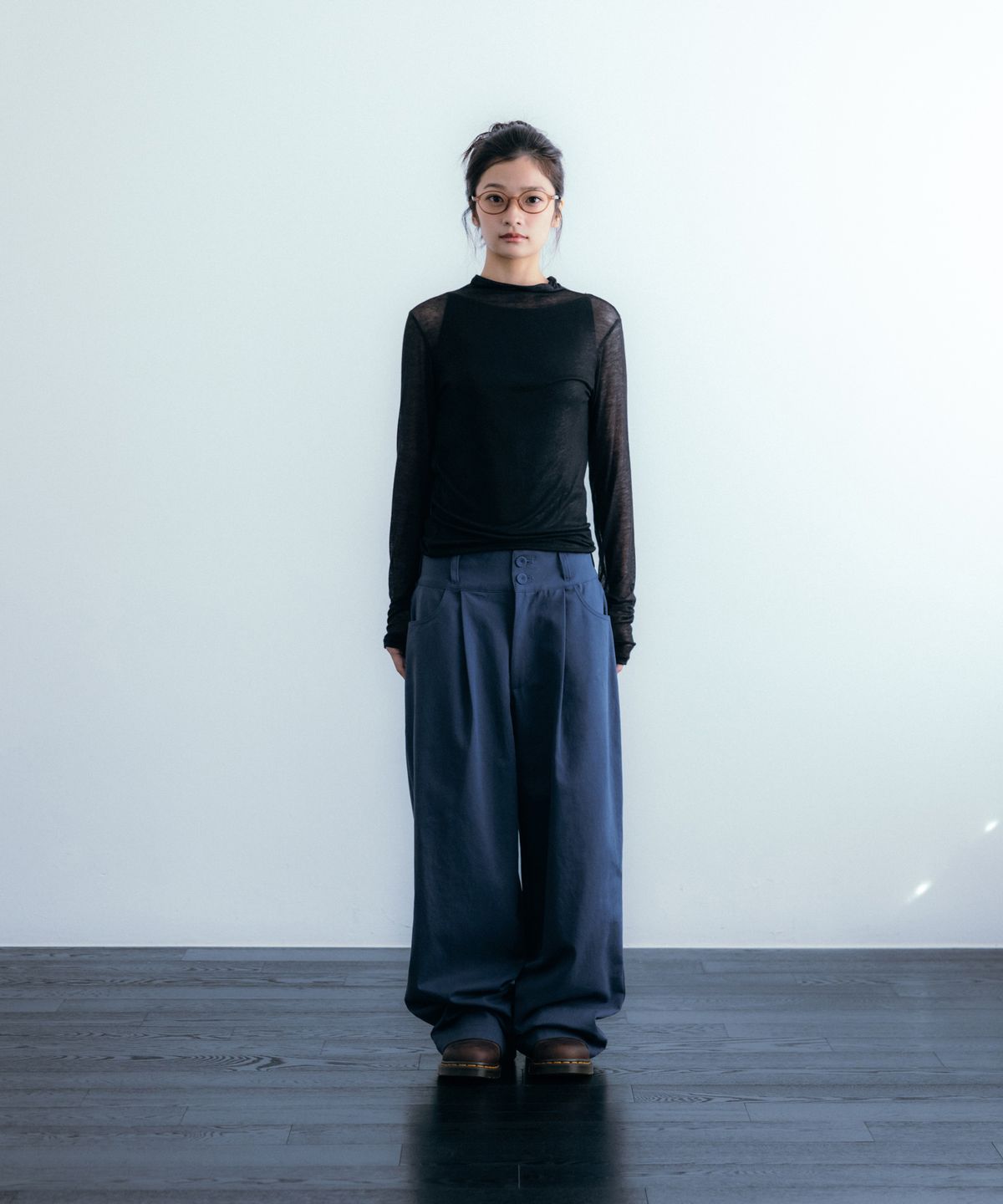 이요우아(IYOWUAH) Back Belt Wide Cotton Pants, Navy