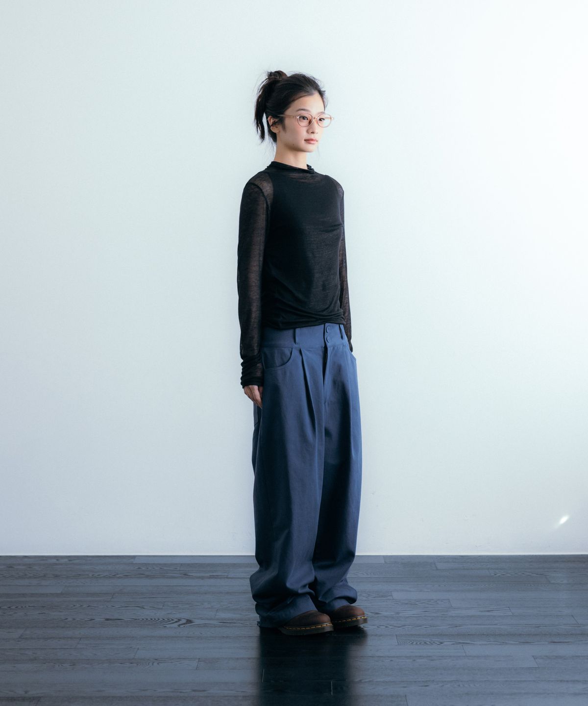 이요우아(IYOWUAH) Back Belt Wide Cotton Pants, Navy