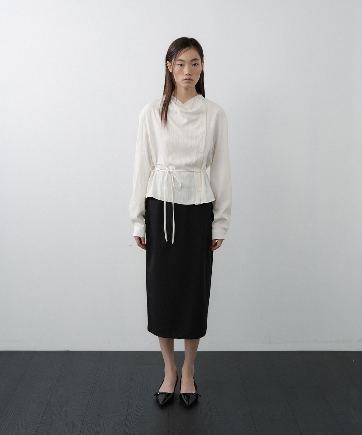 루시르주(LUCIR ZU) Cowl Neck Button Blouse (Cream)