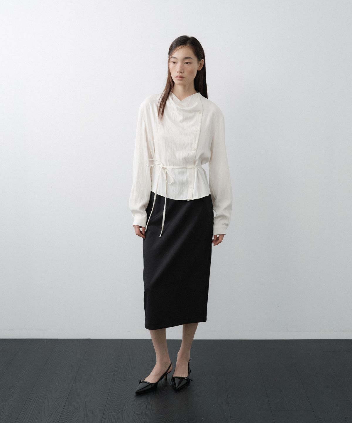 루시르주(LUCIR ZU) Cowl Neck Button Blouse (Cream)