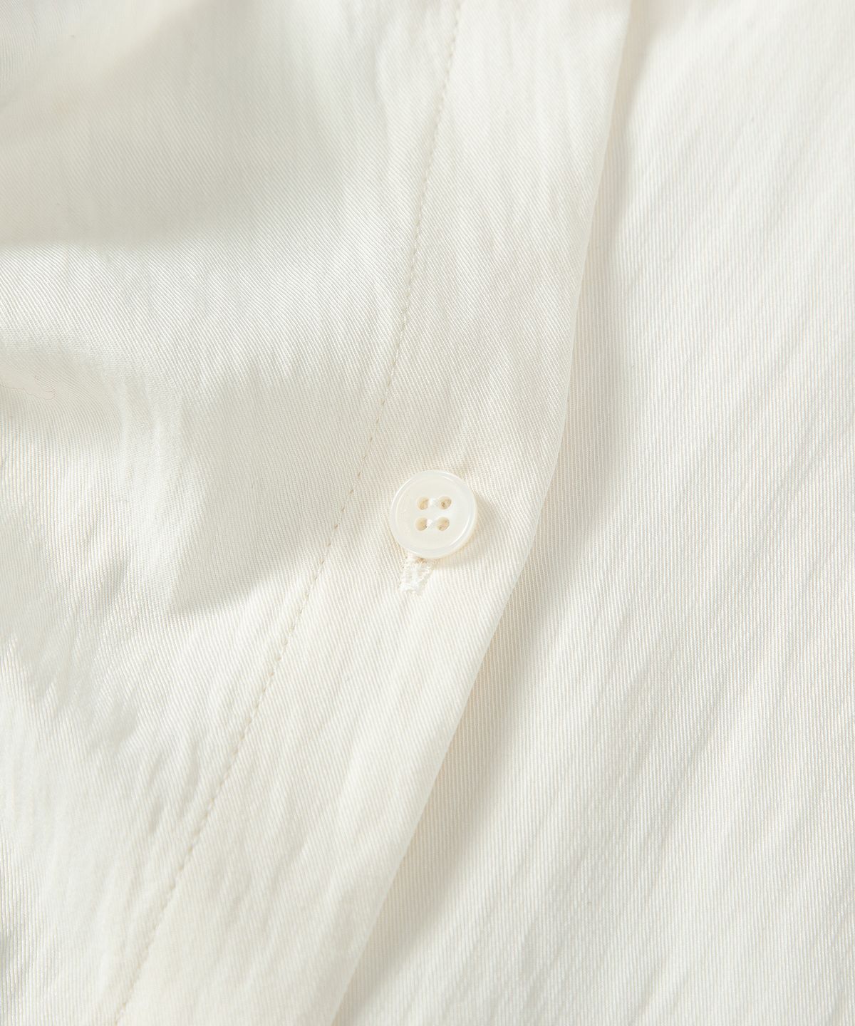 루시르주(LUCIR ZU) Cowl Neck Button Blouse (Cream)