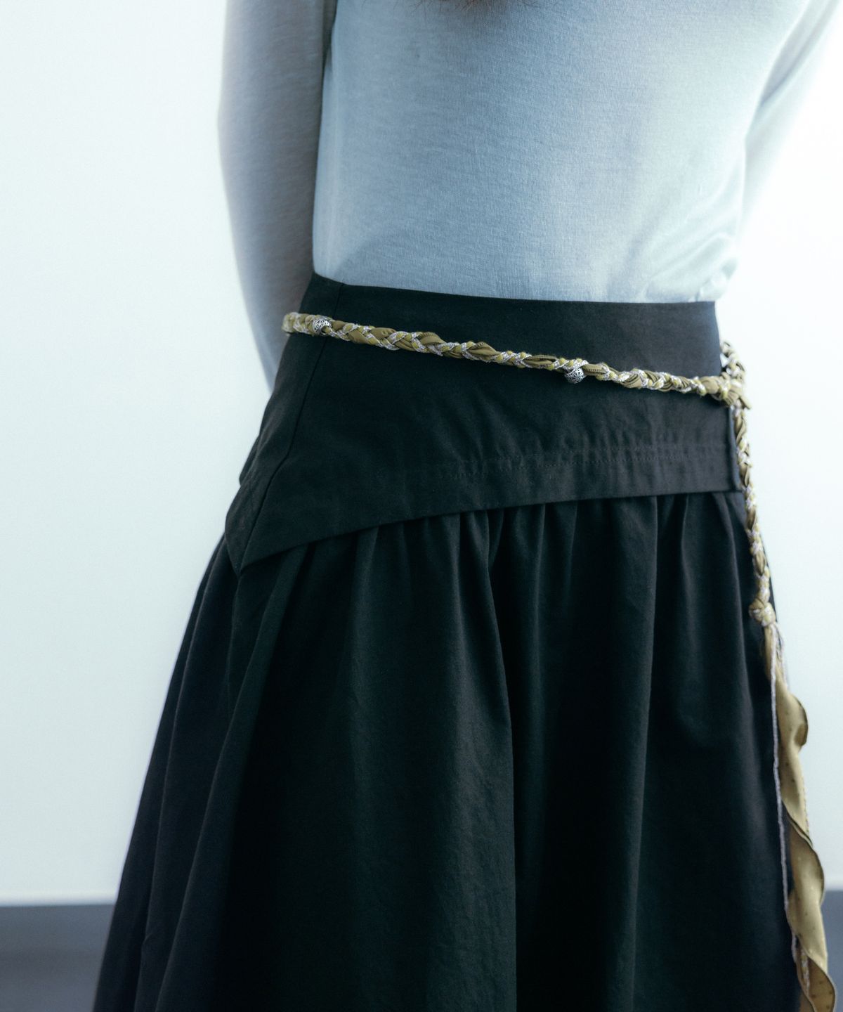 이요우아(IYOWUAH) Bloom Layered Skirt, Black