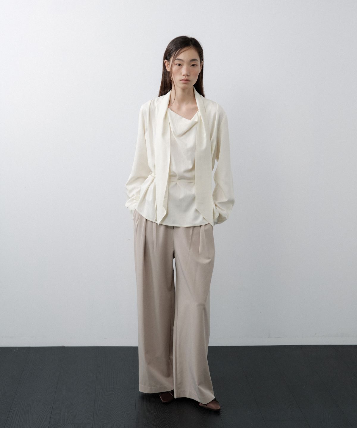 루시르주(LUCIR ZU) Scarf Cowl Neck Blouse (Cream)