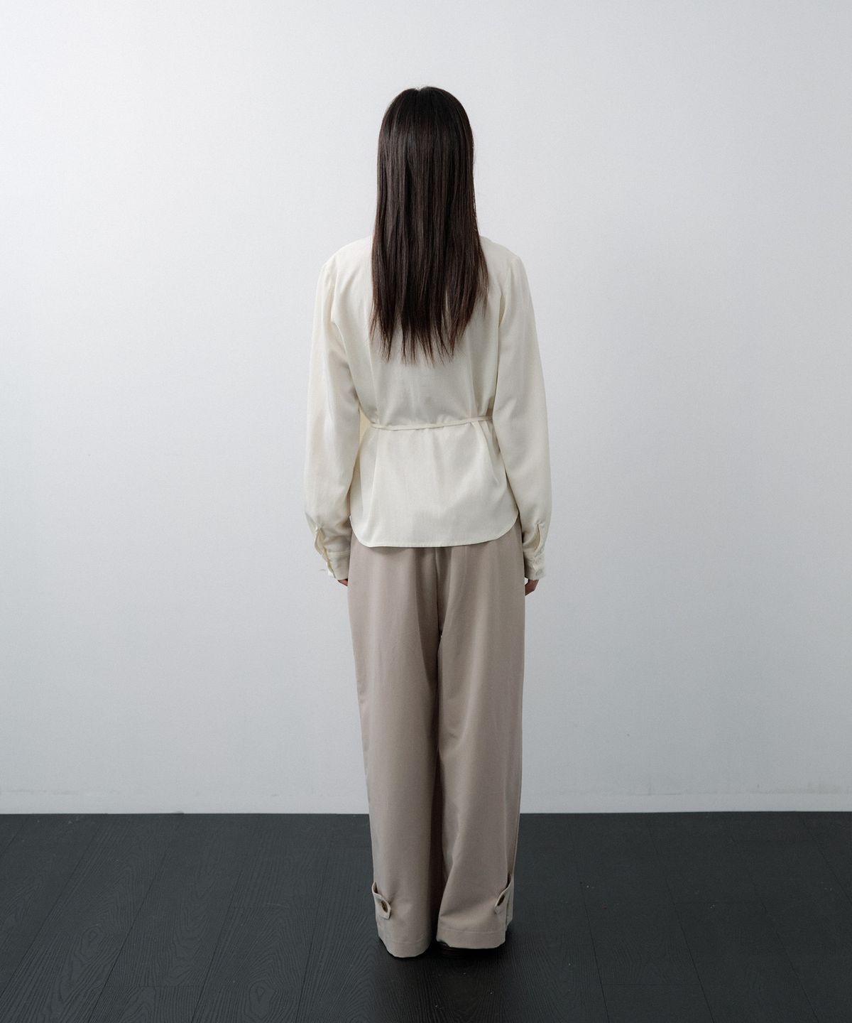 루시르주(LUCIR ZU) Scarf Cowl Neck Blouse (Cream)