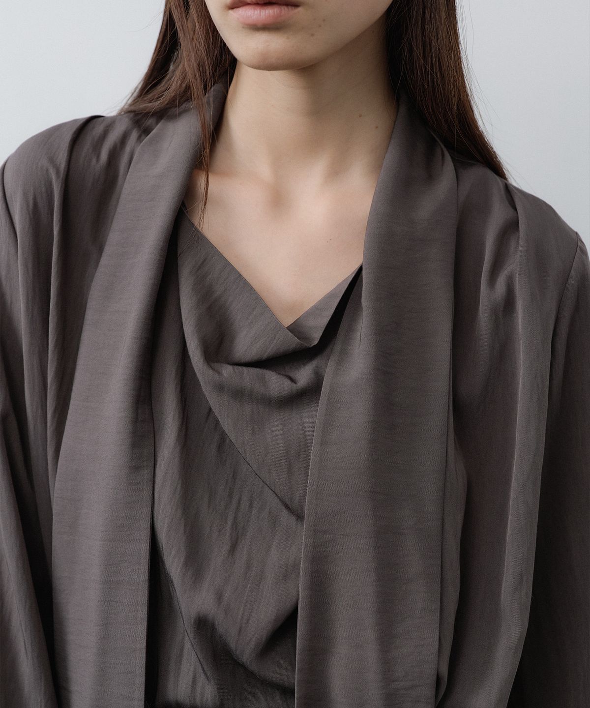 루시르주(LUCIR ZU) Scarf Cowl Neck Blouse (Charcoal)