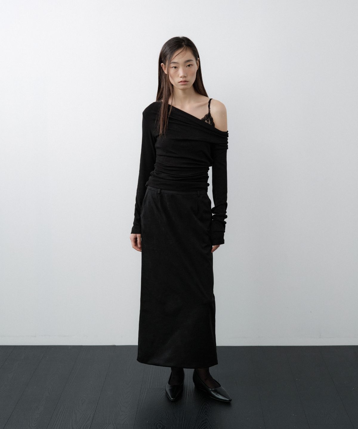루시르주(LUCIR ZU) Cowl Neck Convertible-Sleeve Top (Black)
