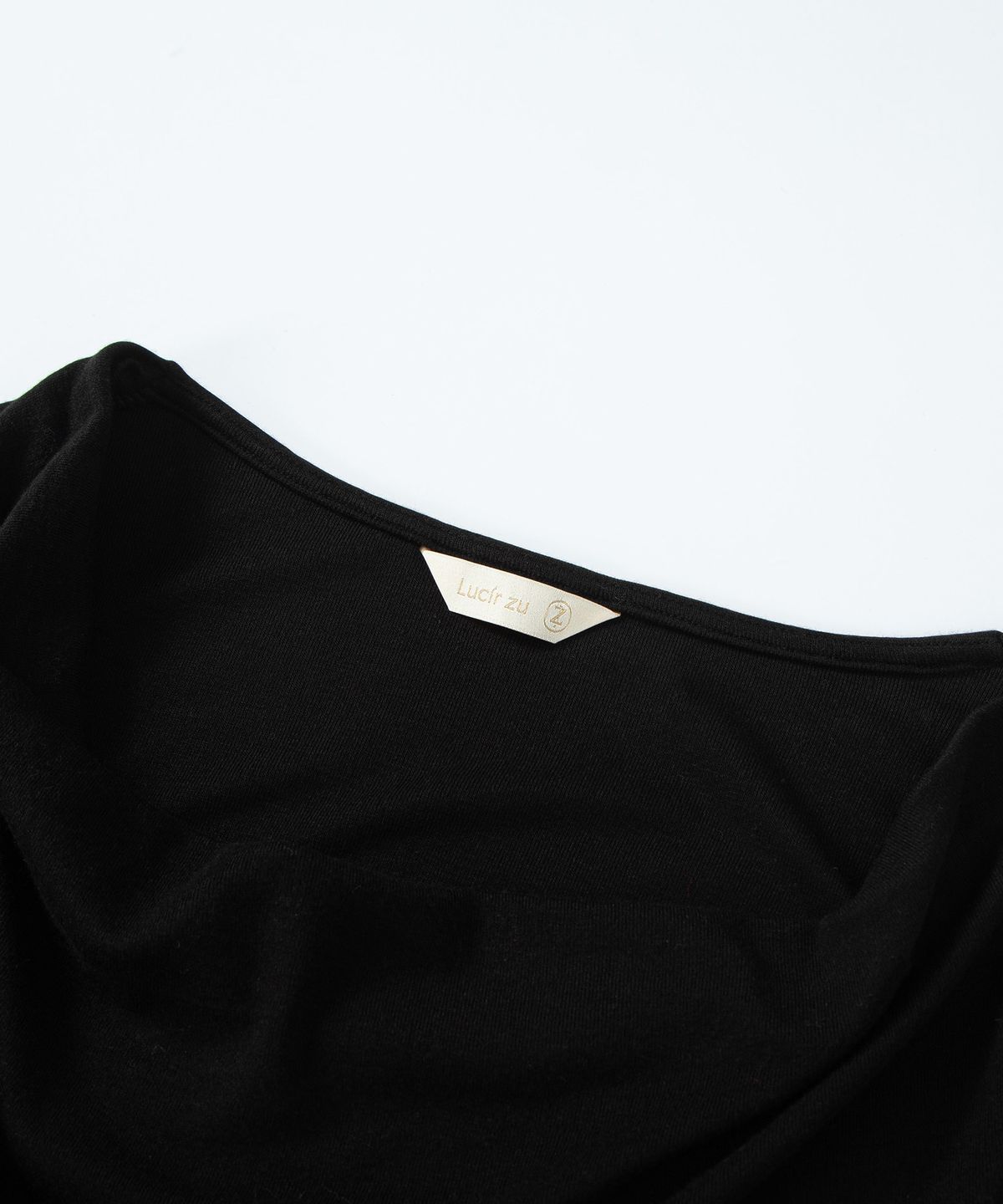 루시르주(LUCIR ZU) Cowl Neck Convertible-Sleeve Top (Black)