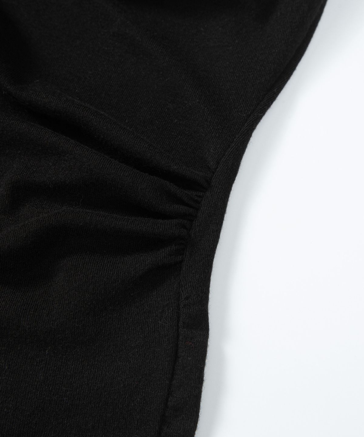 루시르주(LUCIR ZU) Cowl Neck Convertible-Sleeve Top (Black)