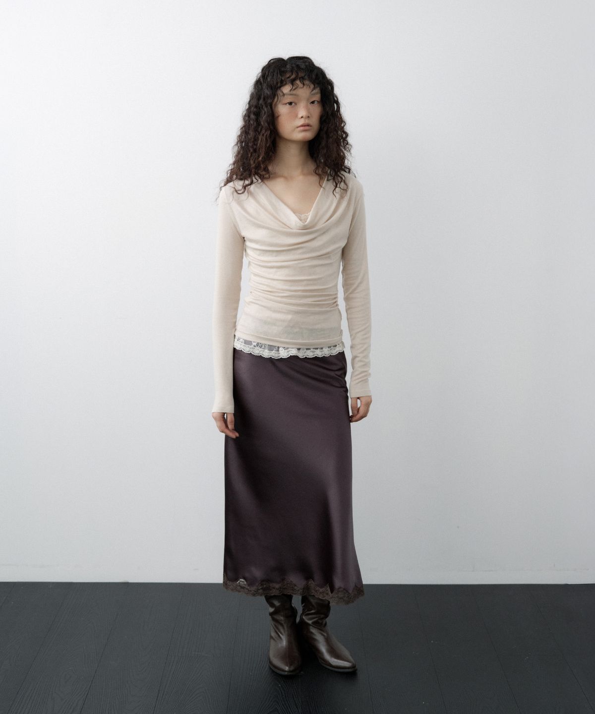 루시르주(LUCIR ZU) Cowl Neck Convertible-Sleeve Top (Beige)