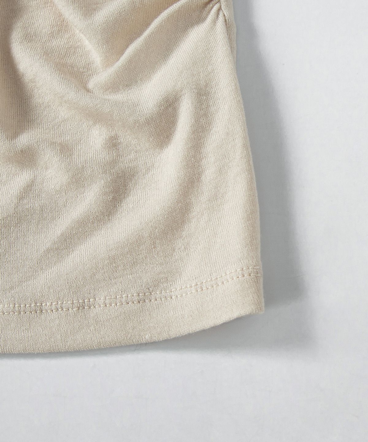 루시르주(LUCIR ZU) Cowl Neck Convertible-Sleeve Top (Beige)
