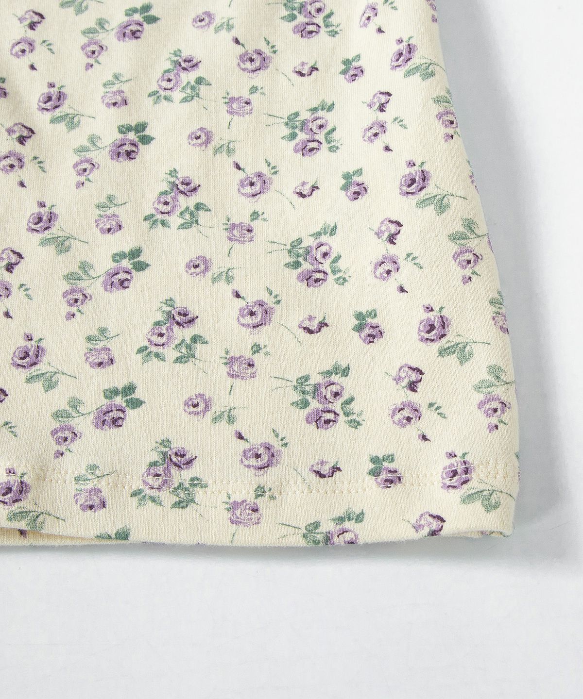 루시르주(LUCIR ZU) Tiny Floral Henley Top (Cream)