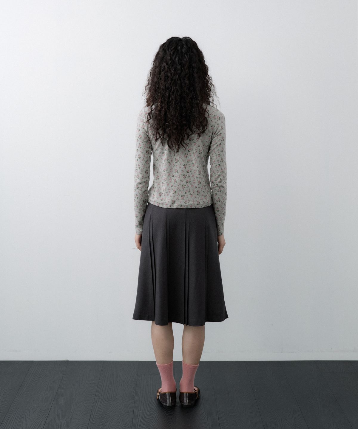 루시르주(LUCIR ZU) Tiny Floral Henley Top (Melange)