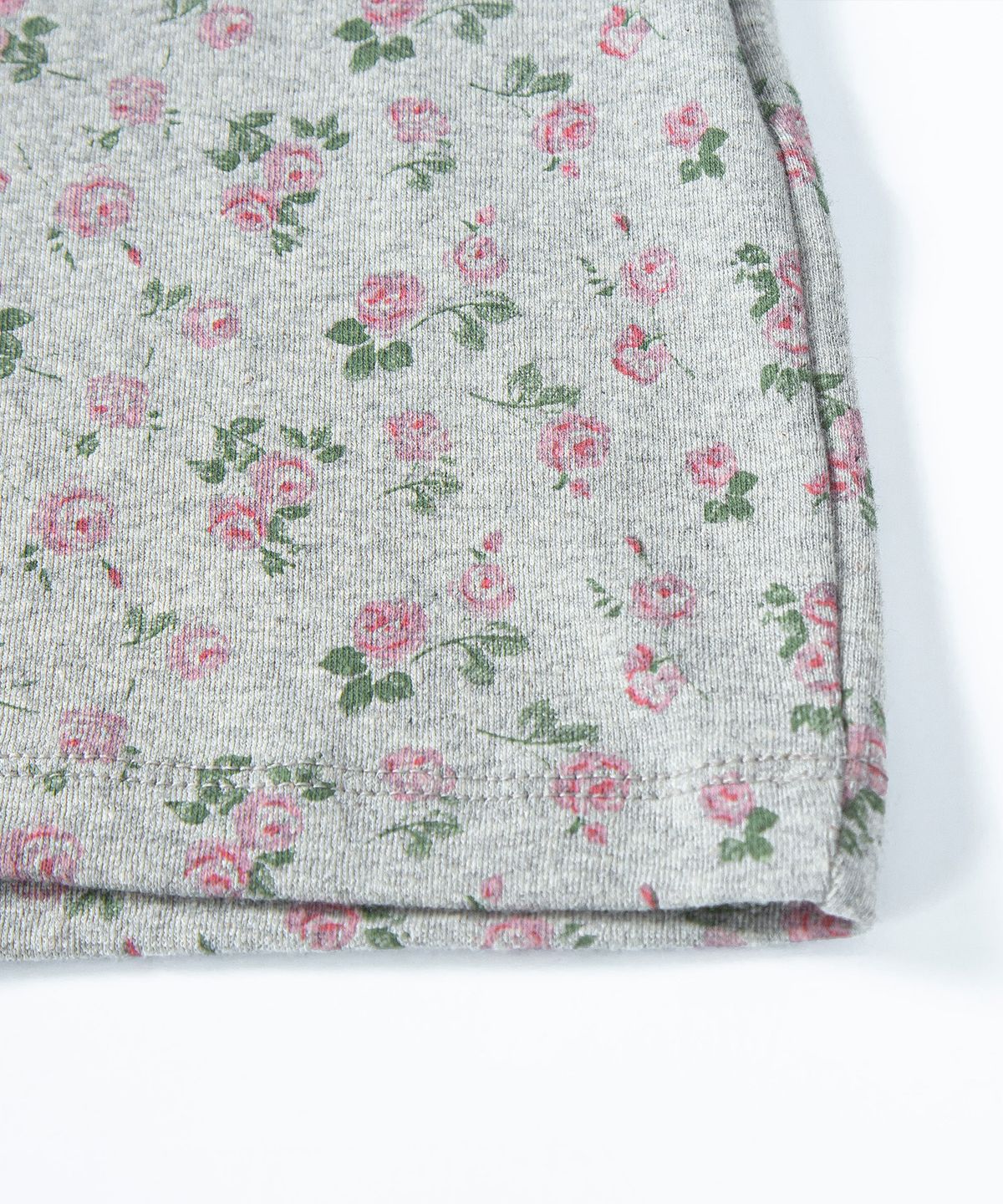 루시르주(LUCIR ZU) Tiny Floral Henley Top (Melange)