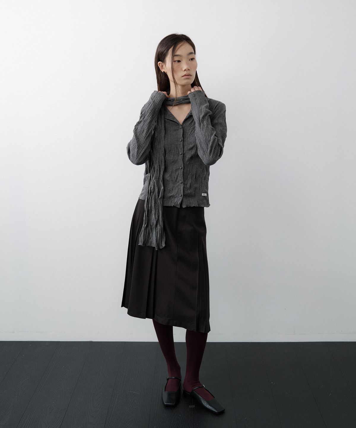 루시르주(LUCIR ZU) Pleated Cardigan Scarf Set (Charcoal)