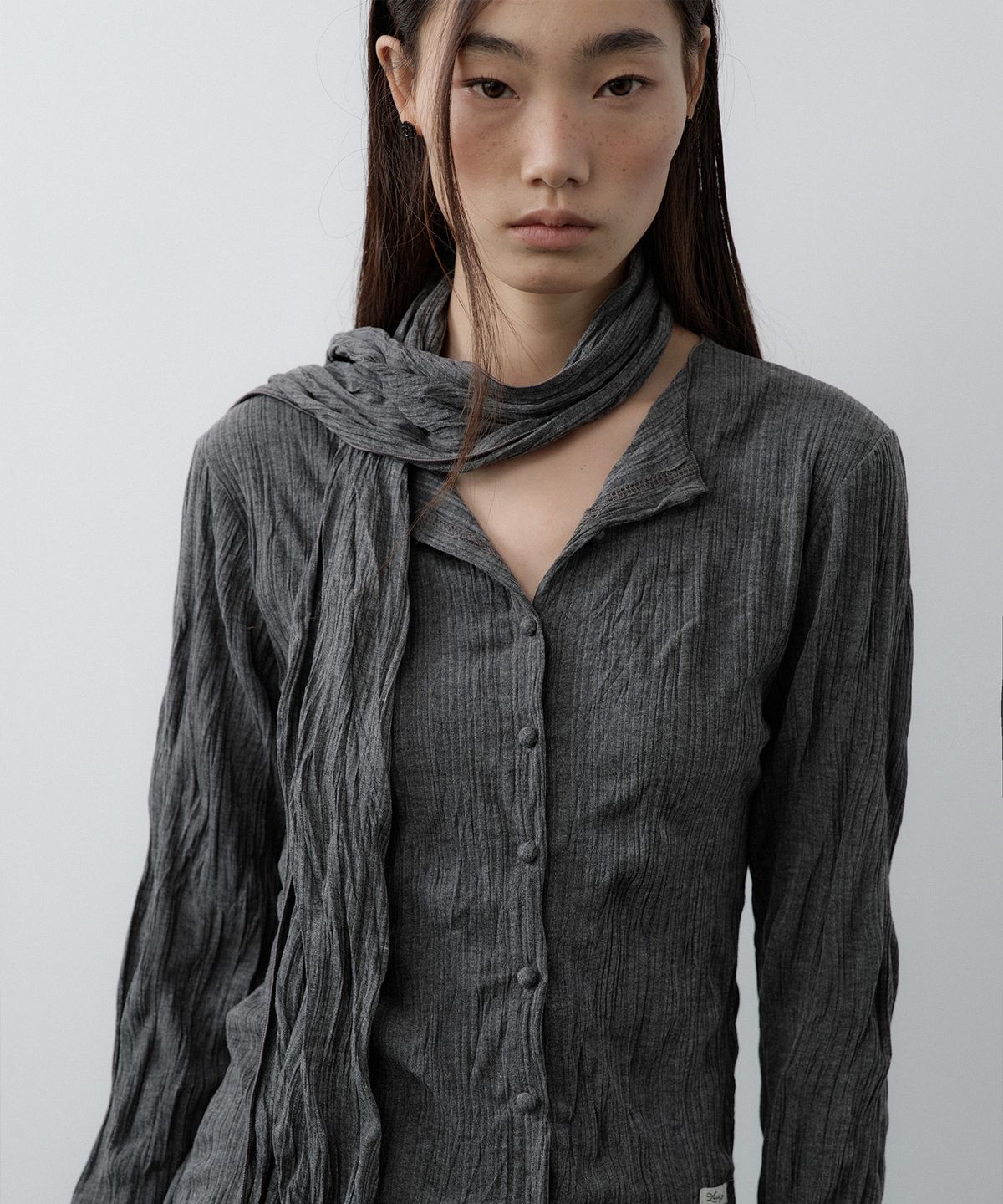 루시르주(LUCIR ZU) Pleated Cardigan Scarf Set (Charcoal)