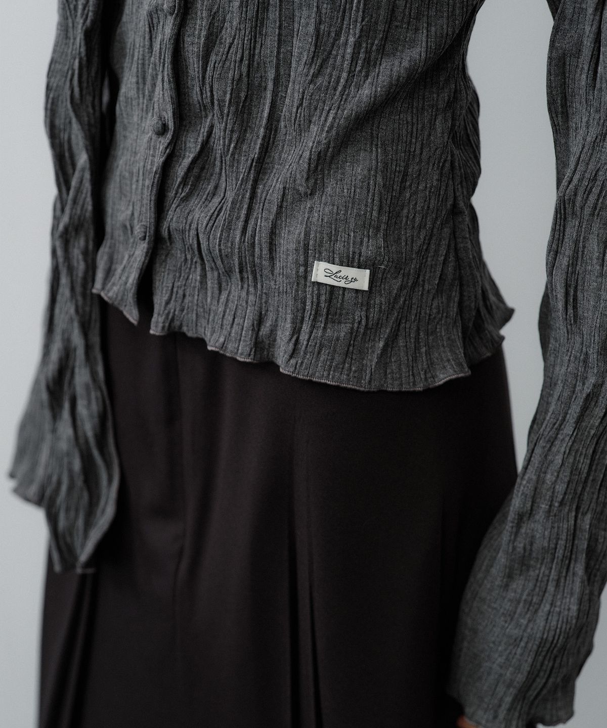 루시르주(LUCIR ZU) Pleated Cardigan Scarf Set (Charcoal)