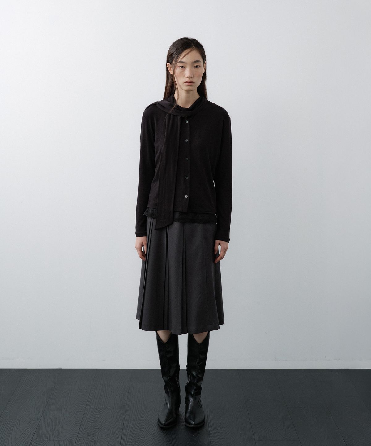 루시르주(LUCIR ZU) Scarf Wrap Button Cardigan (Black)