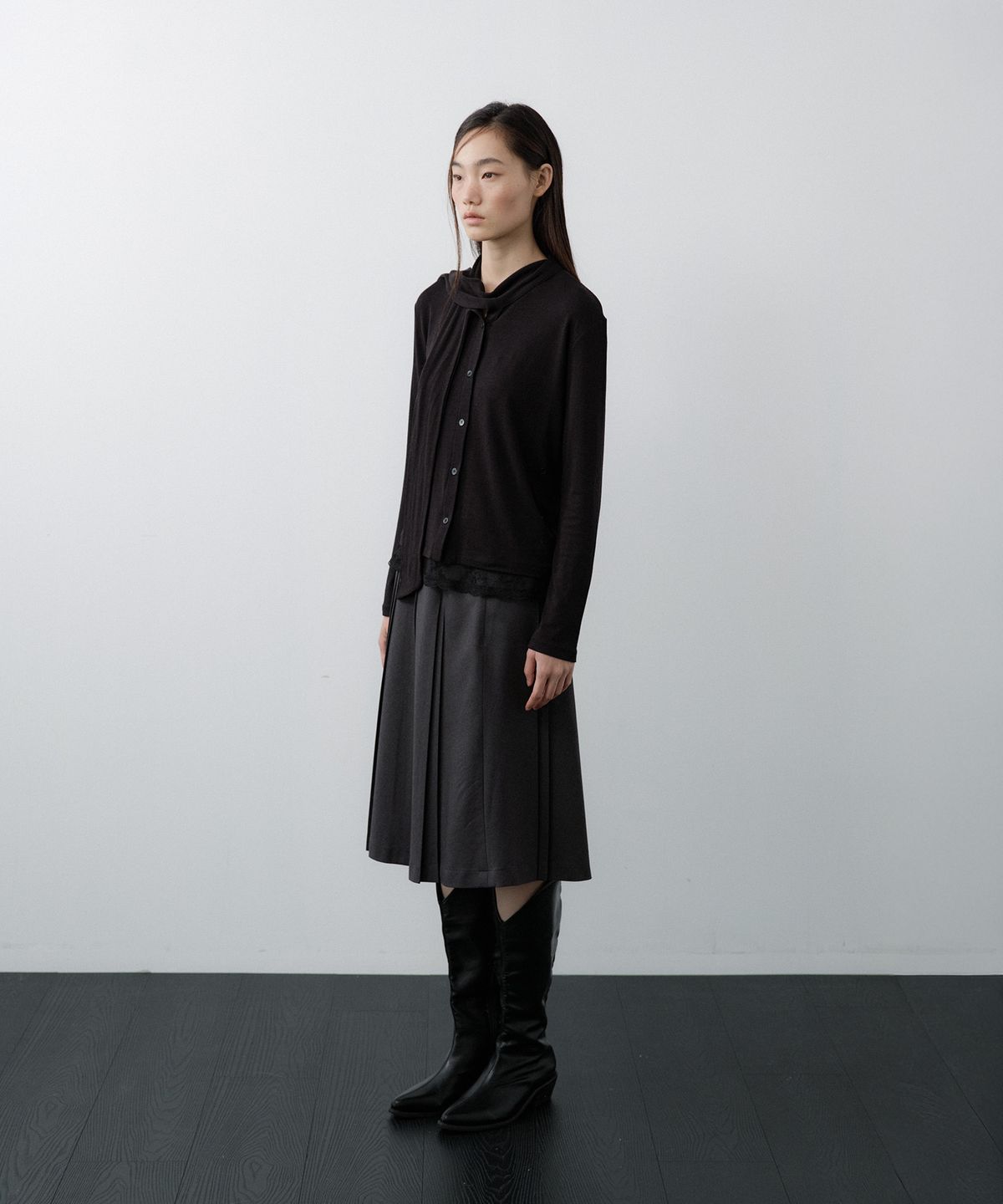 루시르주(LUCIR ZU) Scarf Wrap Button Cardigan (Black)