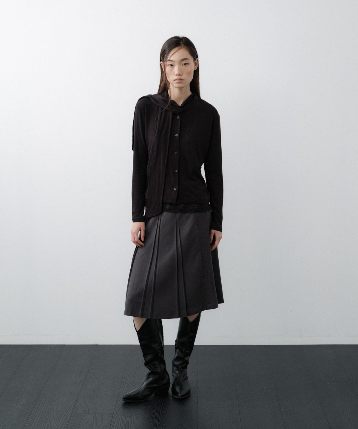 루시르주(LUCIR ZU) Scarf Wrap Button Cardigan (Black)