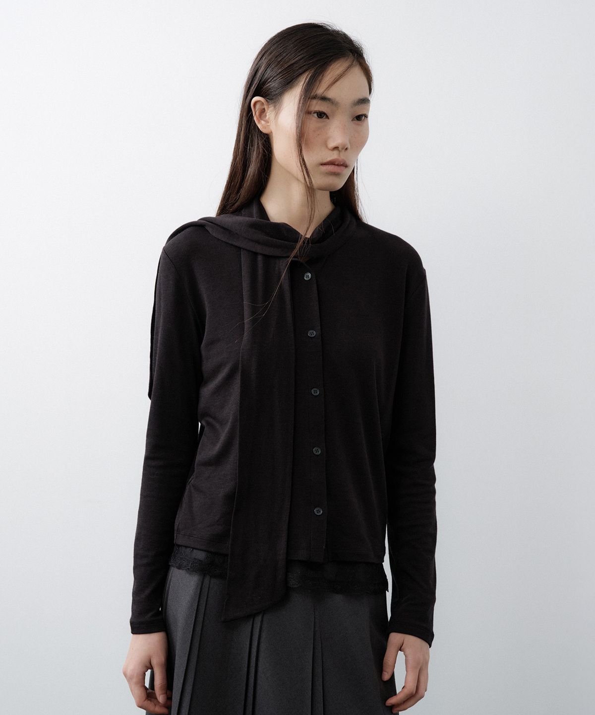 루시르주(LUCIR ZU) Scarf Wrap Button Cardigan (Black)