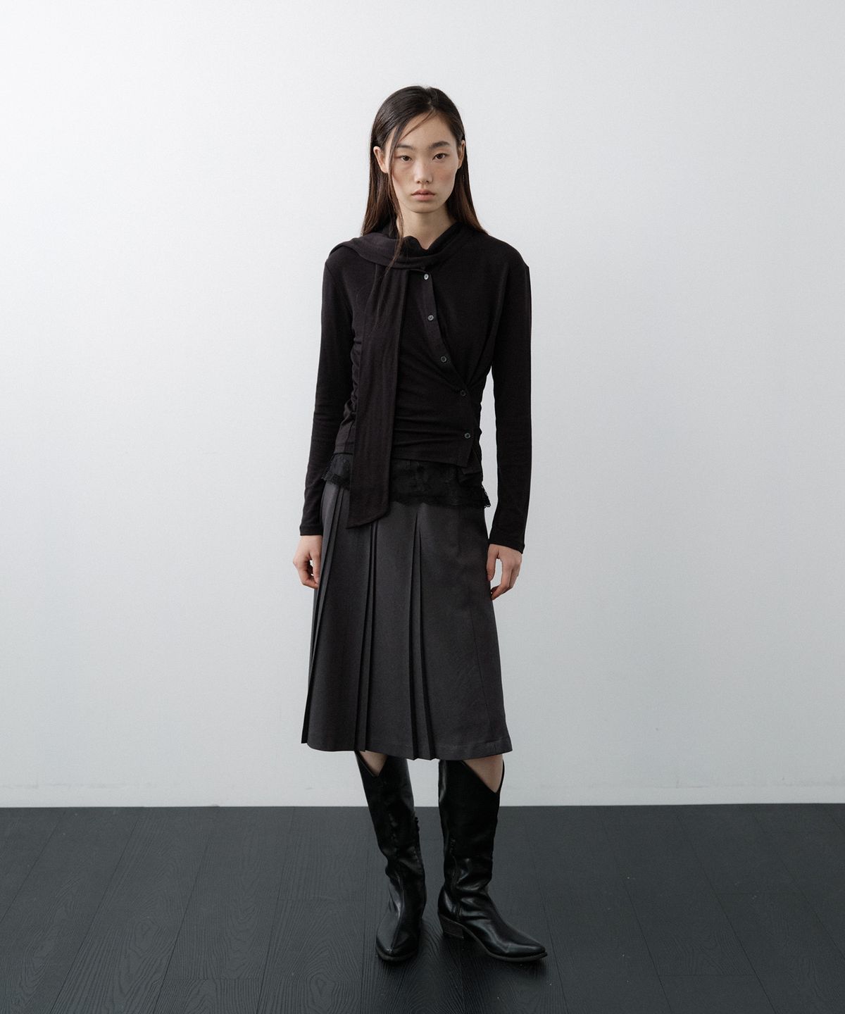루시르주(LUCIR ZU) Scarf Wrap Button Cardigan (Black)