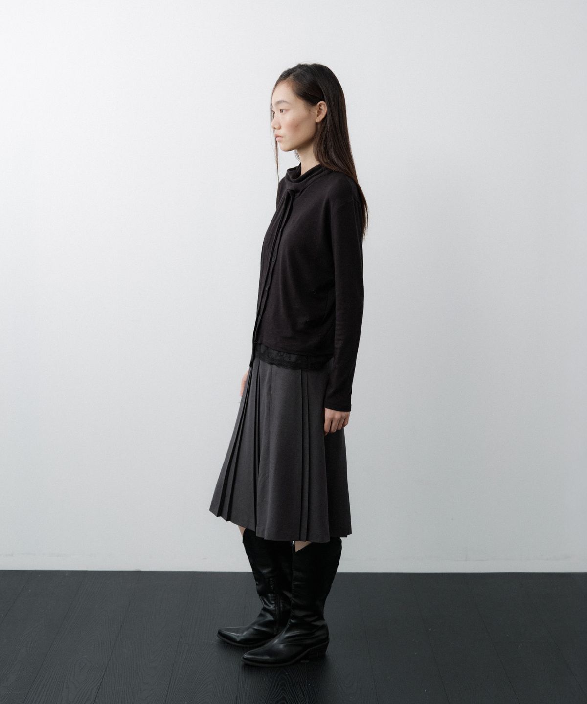 루시르주(LUCIR ZU) Scarf Wrap Button Cardigan (Black)