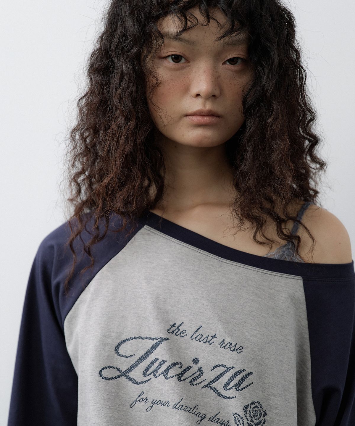 루시르주(LUCIR ZU) 20s Cotton Rose Raglan Tee (Indigo)