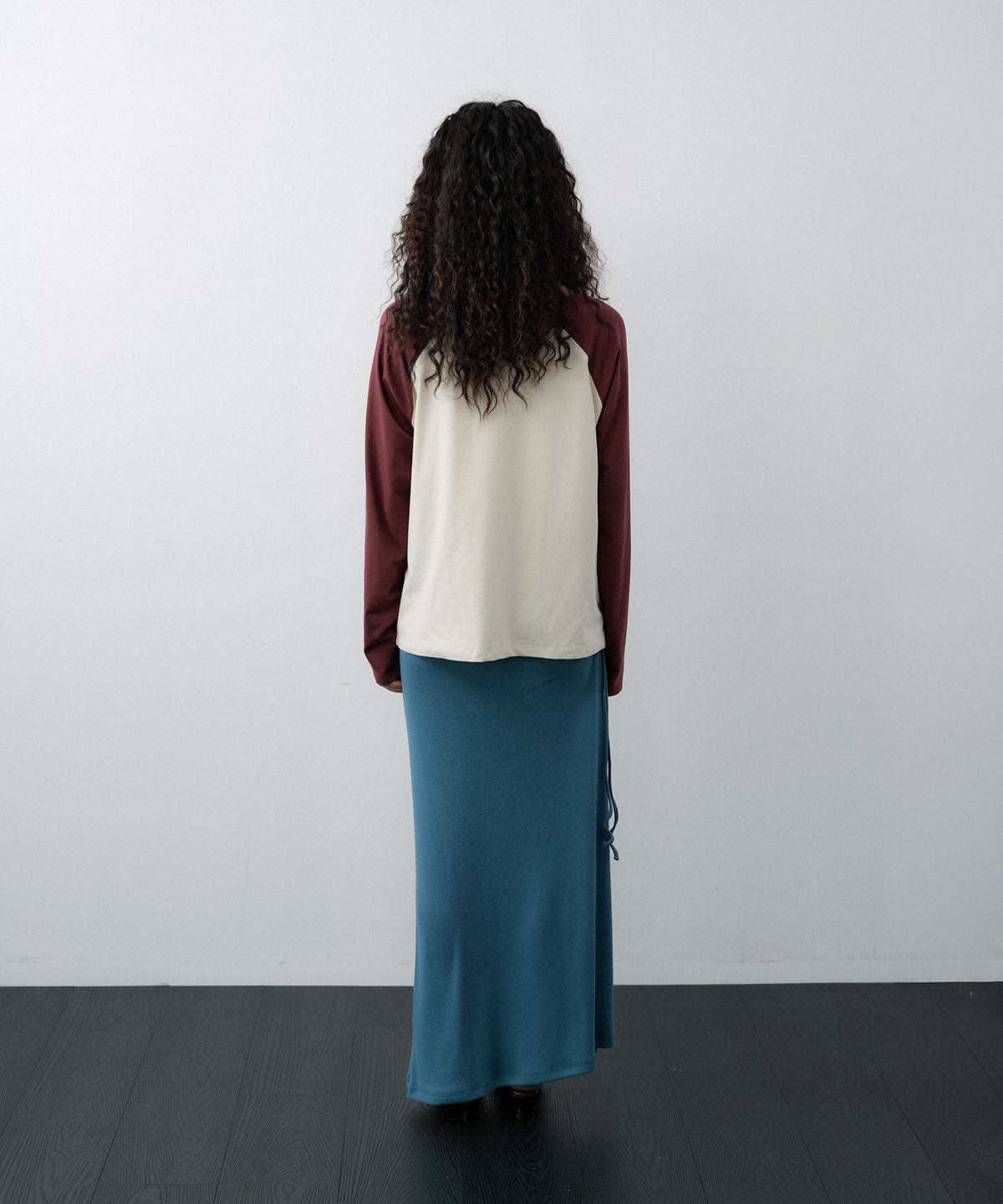 루시르주(LUCIR ZU) 20s Cotton Rose Raglan Tee (Burgundy)