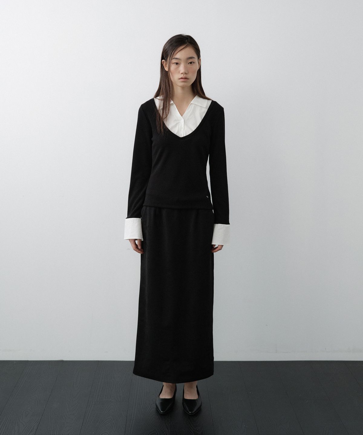 루시르주(LUCIR ZU) V-Neck Shirt Layered Top (Black)
