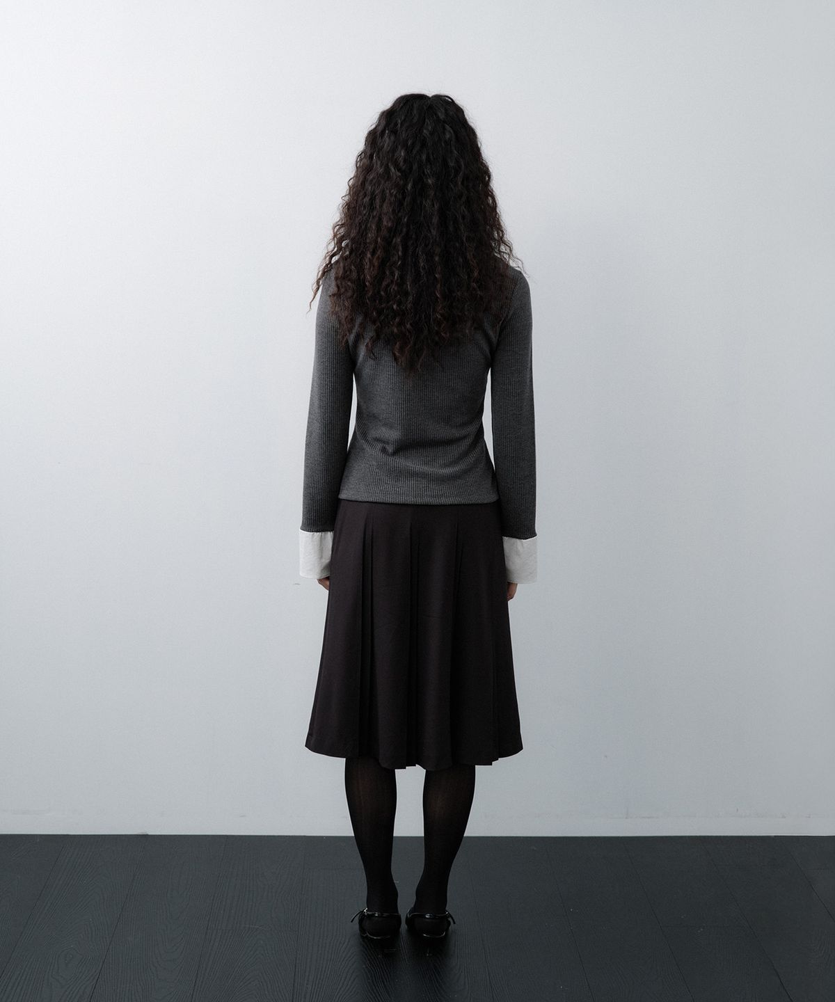 루시르주(LUCIR ZU) V-Neck Shirt Layered Top (Charcoal)