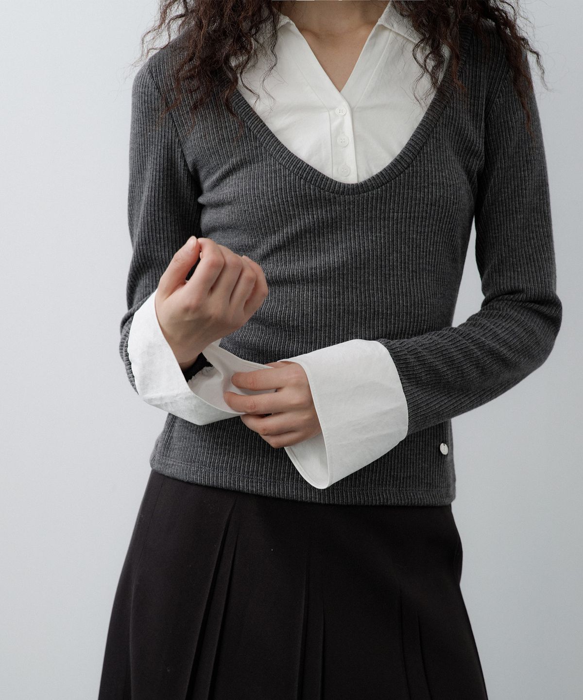 루시르주(LUCIR ZU) V-Neck Shirt Layered Top (Charcoal)